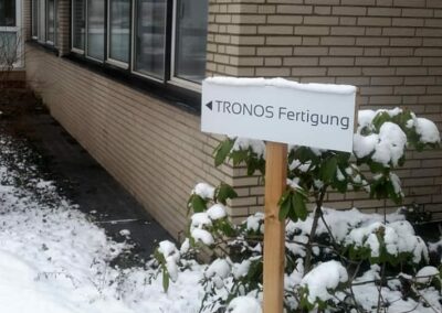 Eingangsschild „TRONOS“